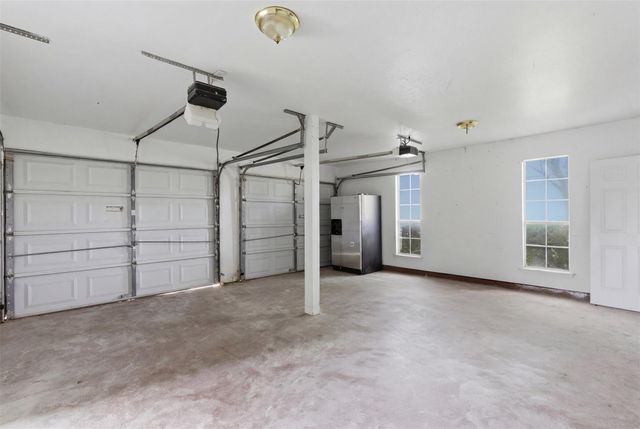 115 Clarks Grove LN, Hutto, TX 78634