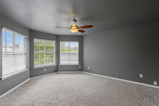 115 Clarks Grove LN, Hutto, TX 78634
