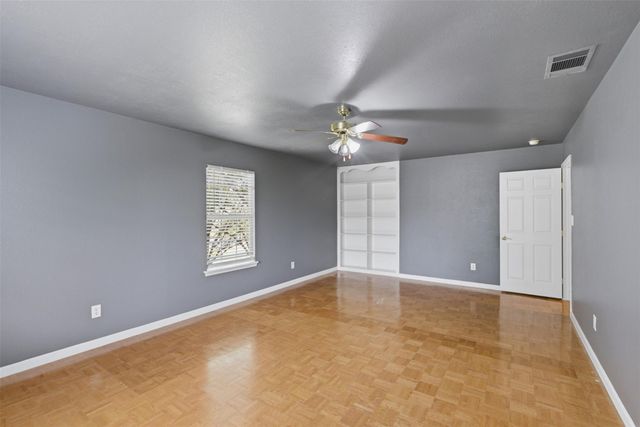 115 Clarks Grove LN, Hutto, TX 78634