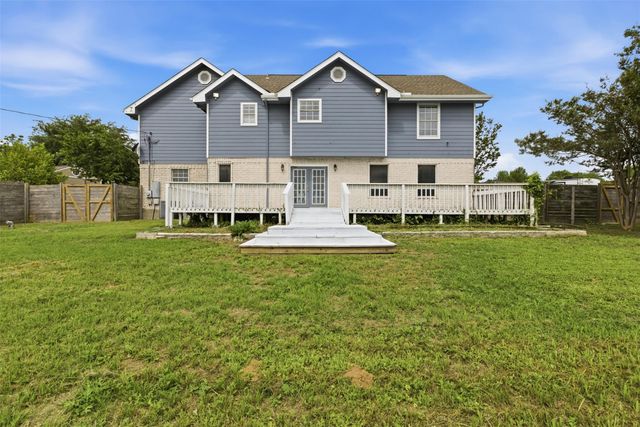 115 Clarks Grove LN, Hutto, TX 78634