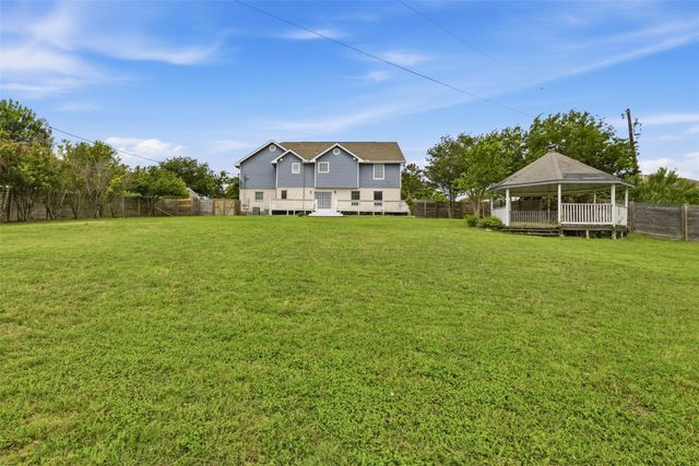 115 Clarks Grove LN, Hutto, TX 78634