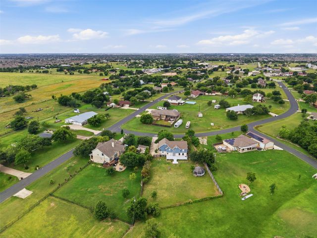 115 Clarks Grove LN, Hutto, TX 78634
