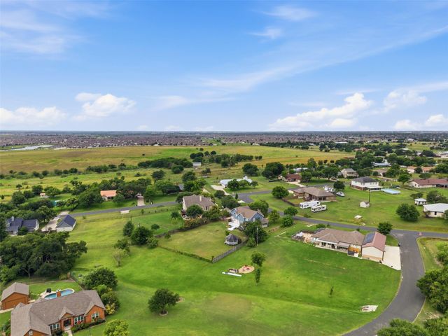 115 Clarks Grove LN, Hutto, TX 78634