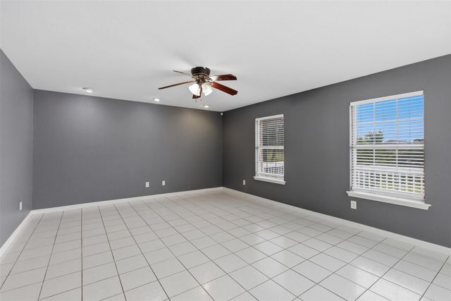 115 Clarks Grove LN, Hutto, TX 78634
