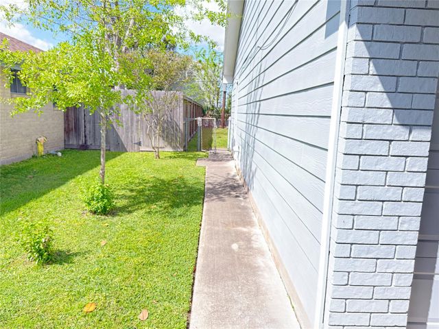 129 Sylvia Street, Deer Park, TX 77536