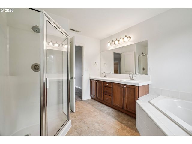 16226 TRACEY LEE Ct, Oregon City, OR 97045