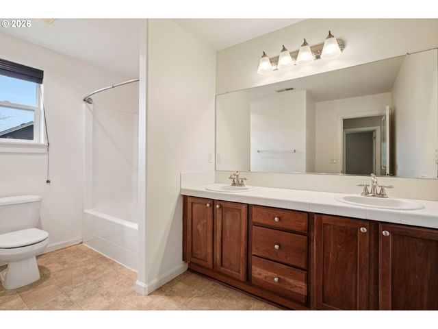 16226 TRACEY LEE Ct, Oregon City, OR 97045