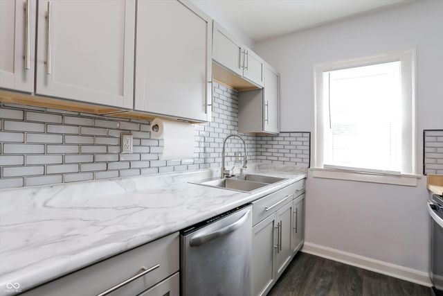 945 Cecil Avenue, Indianapolis, IN 46219