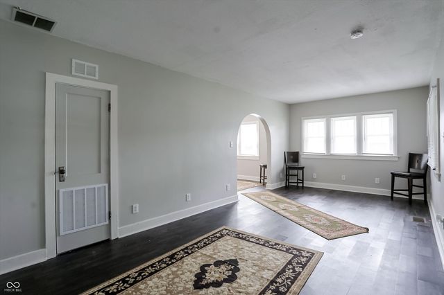 945 Cecil Avenue, Indianapolis, IN 46219