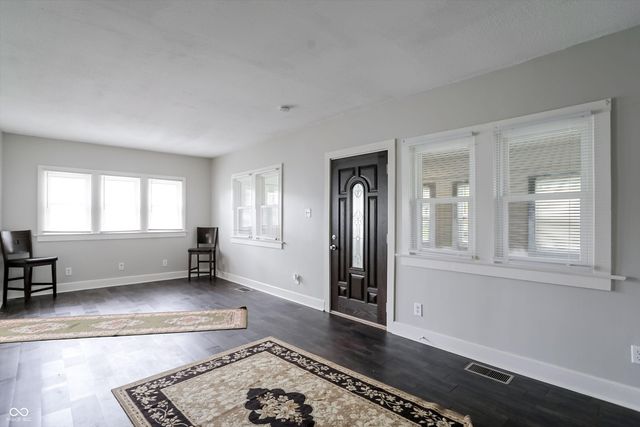 945 Cecil Avenue, Indianapolis, IN 46219