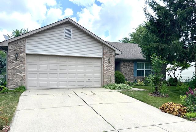 437 E Pine Ridge Drive, Westfield, IN 46074