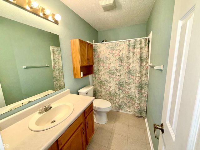 437 E Pine Ridge Drive, Westfield, IN 46074