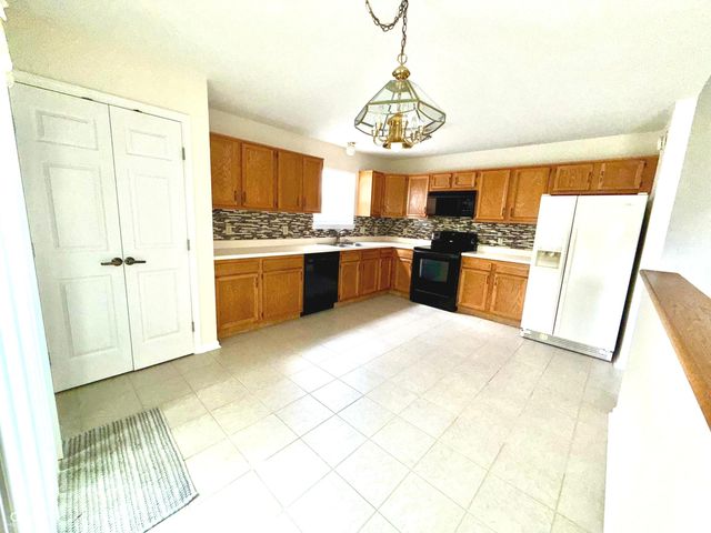 437 E Pine Ridge Drive, Westfield, IN 46074