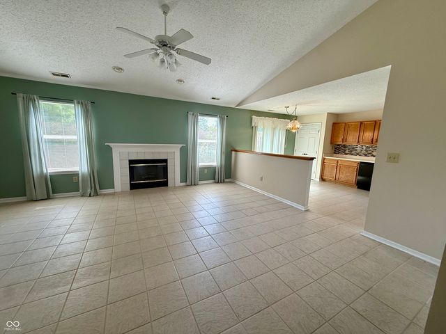 437 E Pine Ridge Drive, Westfield, IN 46074