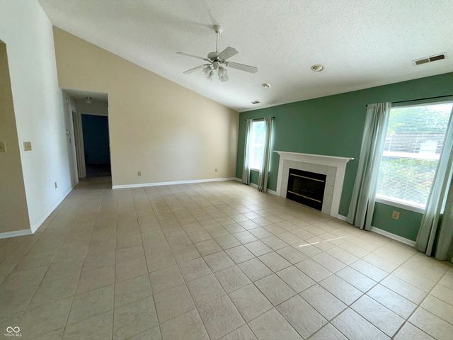 437 E Pine Ridge Drive, Westfield, IN 46074