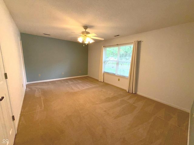 437 E Pine Ridge Drive, Westfield, IN 46074