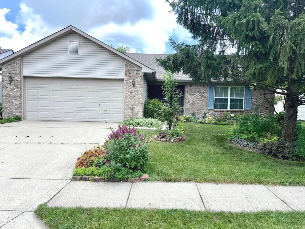 437 E Pine Ridge Drive, Westfield, IN 46074