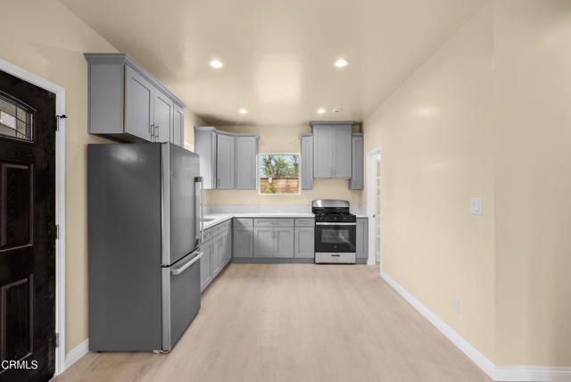 148 S Parish Place, Burbank, CA 91506