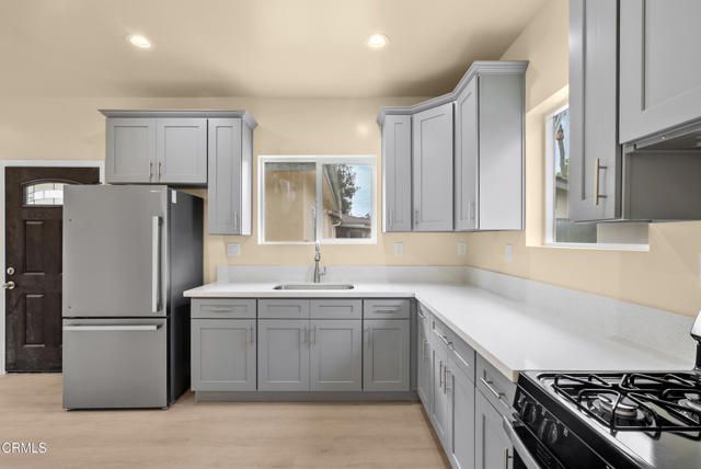 148 S Parish Place, Burbank, CA 91506