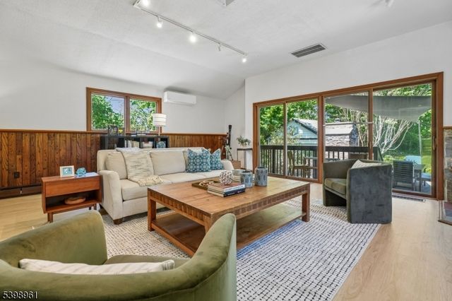 43 Parker Ave, Maplewood Twp., NJ 07040