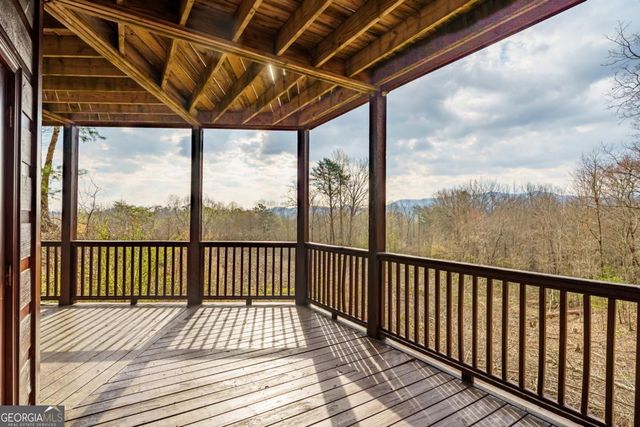 97 Fox Mountain Crossing Road, Blue Ridge, GA 30513