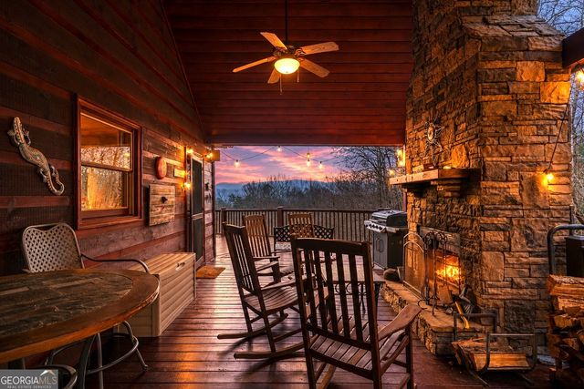97 Fox Mountain Crossing Road, Blue Ridge, GA 30513