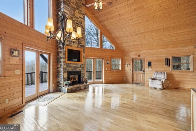 97 Fox Mountain Crossing Road, Blue Ridge, GA 30513