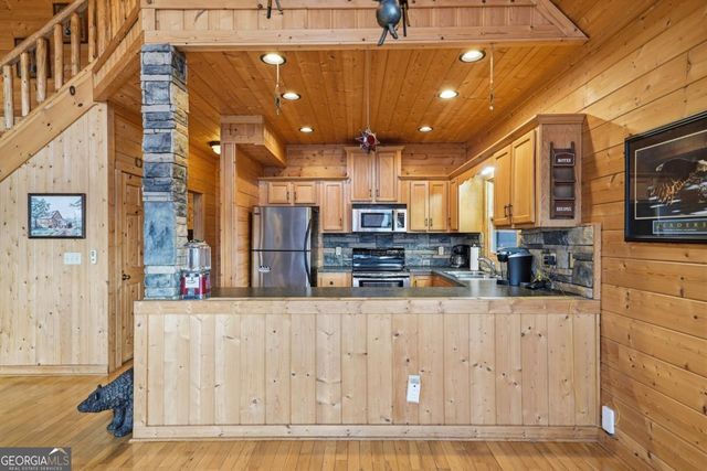 97 Fox Mountain Crossing Road, Blue Ridge, GA 30513