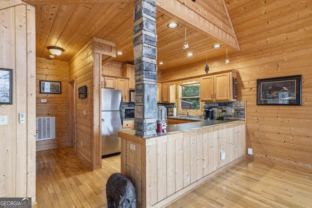 97 Fox Mountain Crossing Road, Blue Ridge, GA 30513