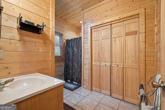 97 Fox Mountain Crossing Road, Blue Ridge, GA 30513