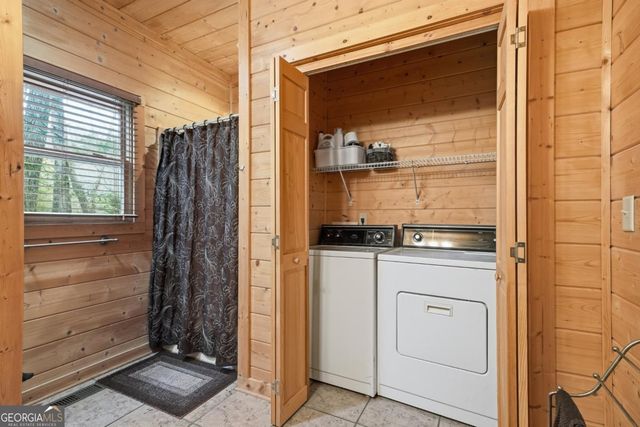 97 Fox Mountain Crossing Road, Blue Ridge, GA 30513