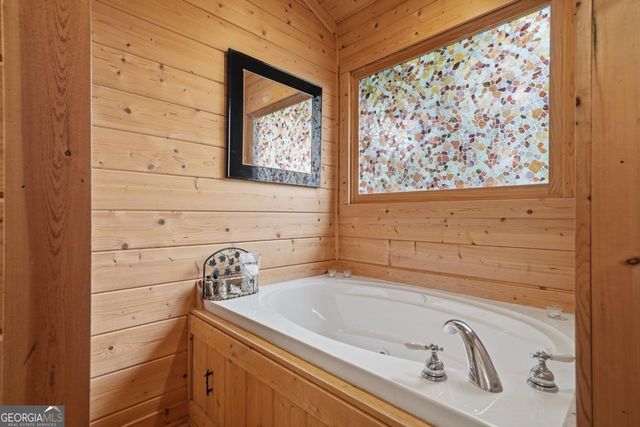 97 Fox Mountain Crossing Road, Blue Ridge, GA 30513