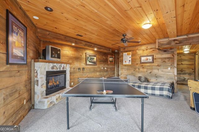 97 Fox Mountain Crossing Road, Blue Ridge, GA 30513