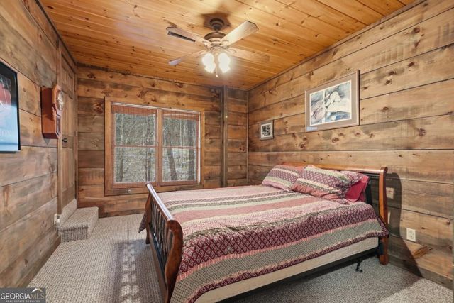 97 Fox Mountain Crossing Road, Blue Ridge, GA 30513