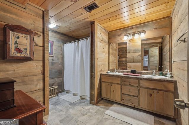 97 Fox Mountain Crossing Road, Blue Ridge, GA 30513