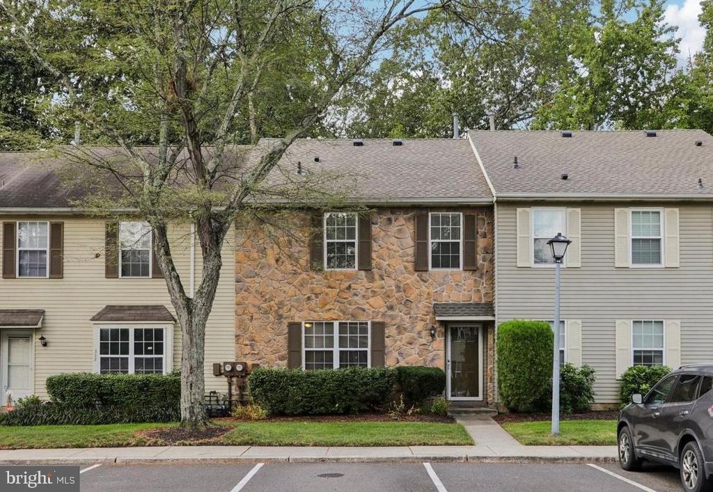 329 GWYNEDD CT, Mount Laurel, NJ 08054