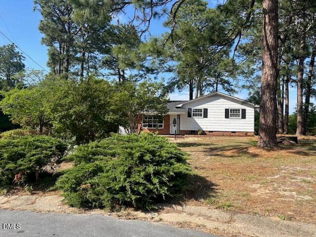 830 Dinmont Circle, Fayetteville, NC 28306