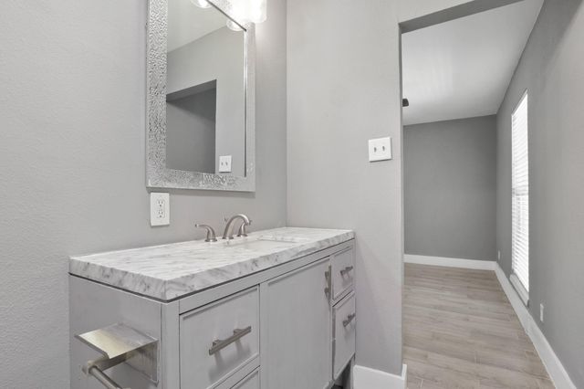 2503 Lakehurst DR, Austin, TX 78744