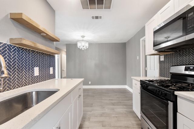 2503 Lakehurst DR, Austin, TX 78744