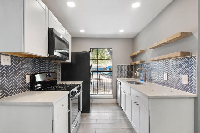 2503 Lakehurst DR, Austin, TX 78744