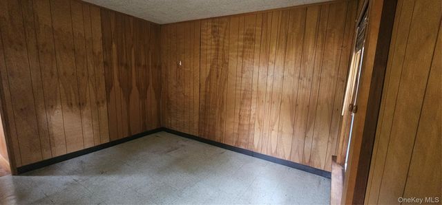 33 W Delaware Place, Bethel, NY 12720
