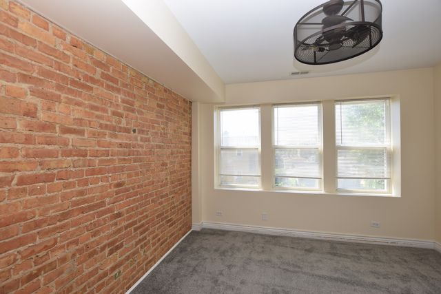 2840 W Glenlake Avenue 2D, Chicago, IL 60659