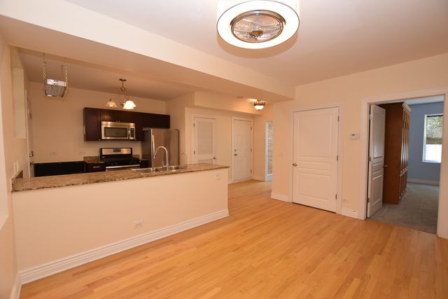 2840 W Glenlake Avenue 2D, Chicago, IL 60659