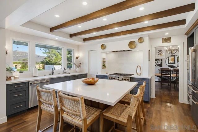 17115 Tam O'Shanter Dr, Poway, CA 92064