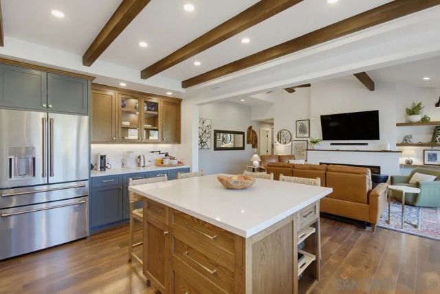 17115 Tam O'Shanter Dr, Poway, CA 92064