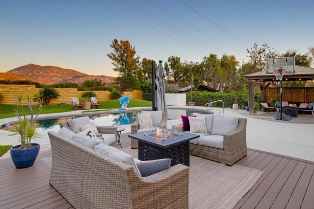 17115 Tam O'Shanter Dr, Poway, CA 92064