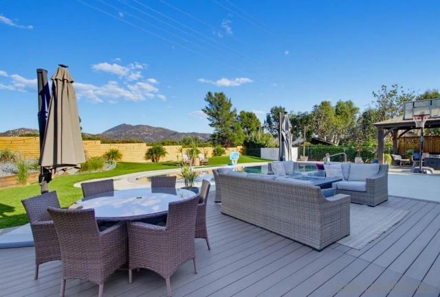 17115 Tam O'Shanter Dr, Poway, CA 92064