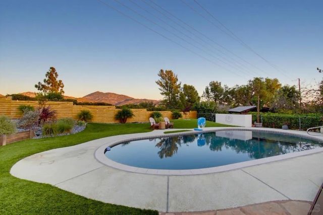 17115 Tam O'Shanter Dr, Poway, CA 92064