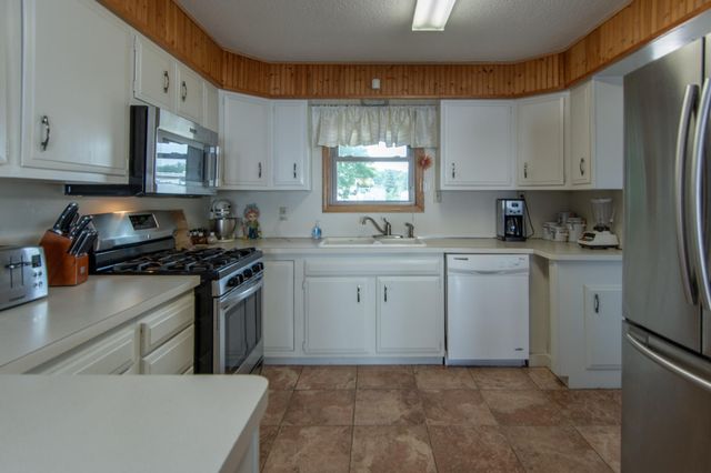 46474 Bay Avenue, Isle, MN 56342