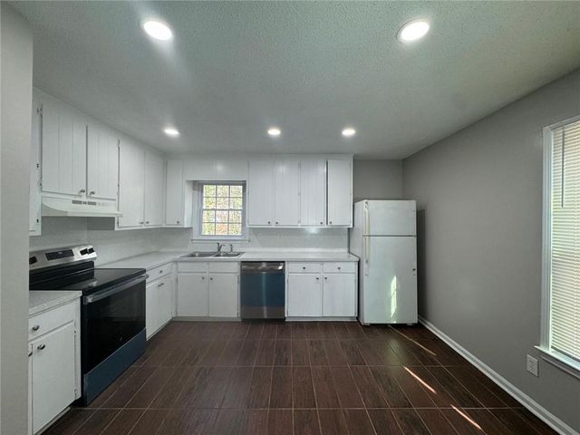 385 Holly Ridge Drive 5, Lilburn, GA 30047